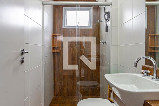 Banheiro de apartamento à venda com 2 quartos, 67m² em Vila Eldízia, Santo André