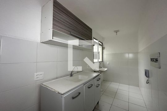 Cozinha de apartamento à venda com 2 quartos, 42m² em Santos Dumont, São Leopoldo