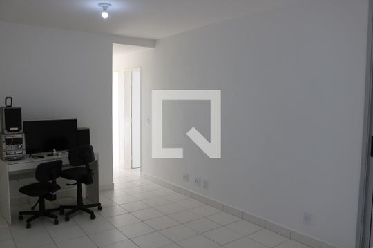 Sala de apartamento à venda com 3 quartos, 70m² em Vila São Luiz, Goiânia