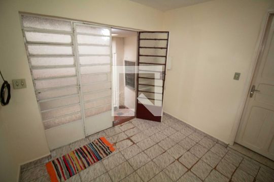 Sala de casa para alugar com 3 quartos, 76m² em Planalto Paulista, São Paulo