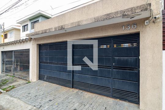 Fachada de casa à venda com 3 quartos, 220m² em Jabaquara, São Paulo