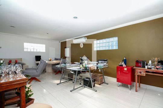 Sala/Escritório de casa à venda com 1 quarto, 177m² em Aberta dos Morros, Porto Alegre