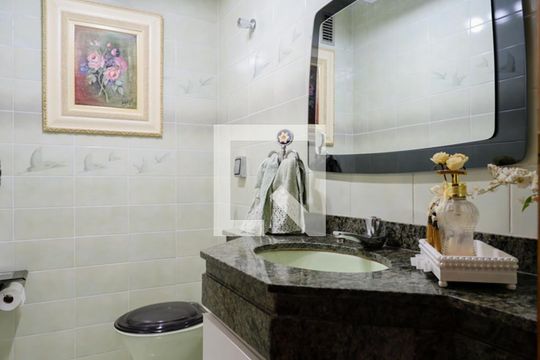 Lavabo de apartamento para alugar com 3 quartos, 150m² em Santana, São Paulo