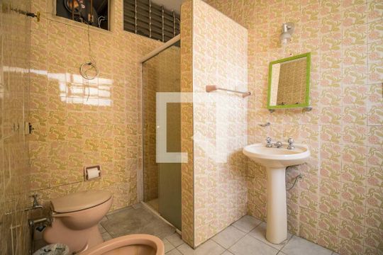 Banheiro da Suíte de apartamento para alugar com 2 quartos, 200m² em Bom Retiro, São Paulo