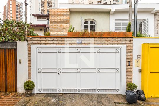 Fachada de casa para alugar com 4 quartos, 180m² em Alto de Pinheiros, São Paulo