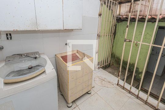 Área de serviço de casa à venda com 5 quartos, 600m² em Serrano, Belo Horizonte