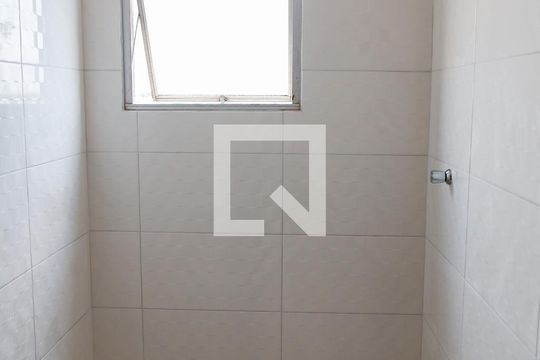Banheiro de apartamento à venda com 2 quartos, 65m² em Jaguaribe, Osasco
