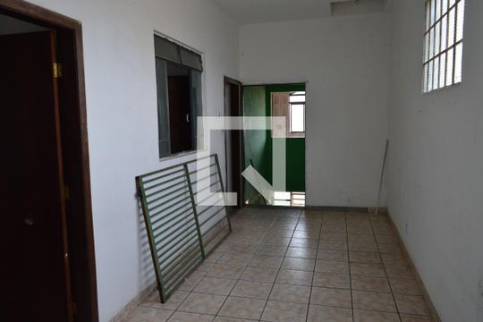 Sala de casa à venda com 4 quartos, 180m² em Xangri-lá, Contagem