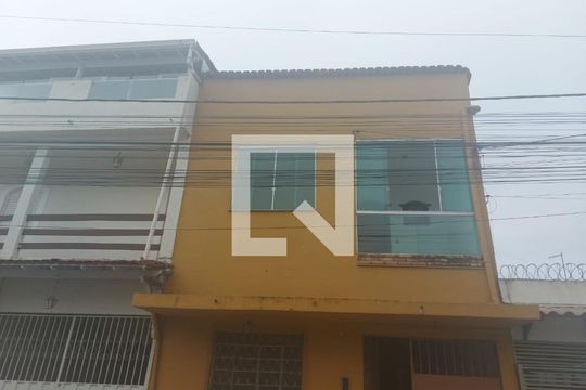 Fachada de casa à venda com 4 quartos, 180m² em Xangri-lá, Contagem