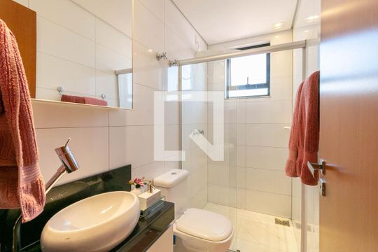 Banheiro da Suíte de apartamento à venda com 3 quartos, 200m² em Barreiro, Belo Horizonte