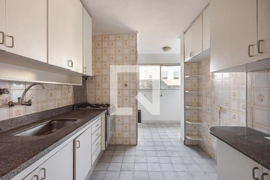 Cozinha de apartamento à venda com 2 quartos, 75m² em Sumarezinho, São Paulo