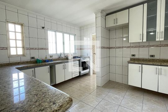 Cozinha de casa para alugar com 1 quarto, 56m² em Vila Augusta, Guarulhos