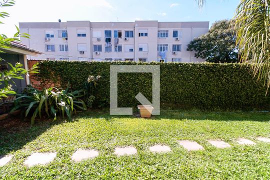 Quintal de casa à venda com 2 quartos, 200m² em Tristeza, Porto Alegre