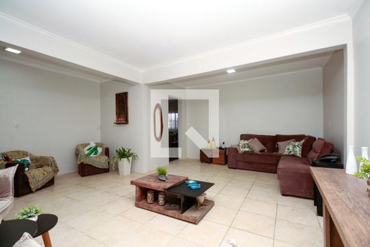 Casa à venda com 2 quartos, 200m² em Tristeza, Porto Alegre