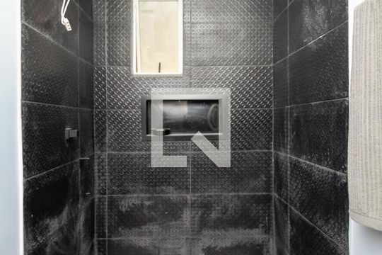 Banheiro Suíte 2 de casa à venda com 2 quartos, 200m² em Tristeza, Porto Alegre