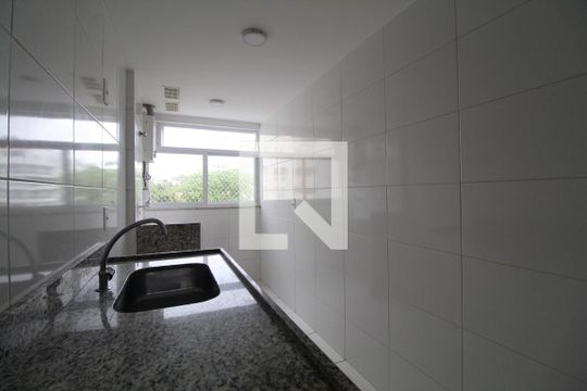 Cozinha de apartamento para alugar com 3 quartos, 77m² em Anil, Rio de Janeiro