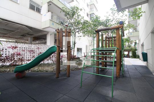 Área comum de apartamento para alugar com 3 quartos, 77m² em Anil, Rio de Janeiro