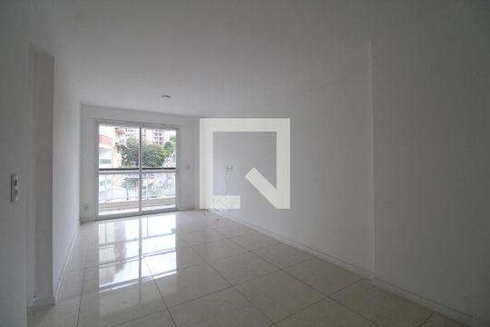 Sala de apartamento para alugar com 3 quartos, 77m² em Anil, Rio de Janeiro