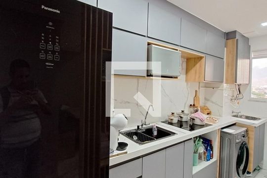 Cozinha de apartamento à venda com 2 quartos, 49m² em Del Castilho, Rio de Janeiro