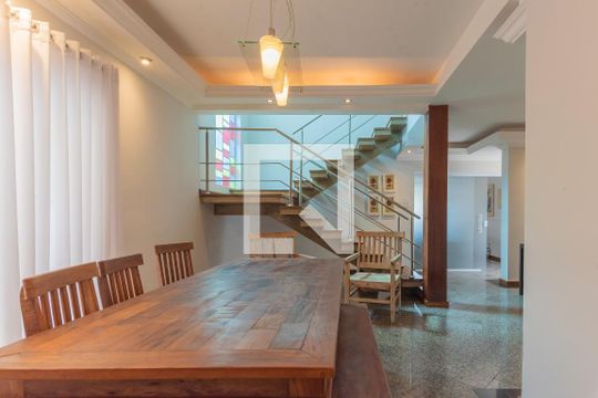 Casa à venda com 4 quartos, 264m² em Jardim Aurélia, Campinas