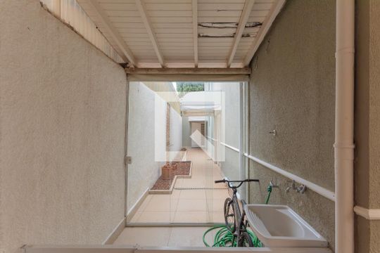 Quintal de casa à venda com 4 quartos, 264m² em Jardim Aurélia, Campinas