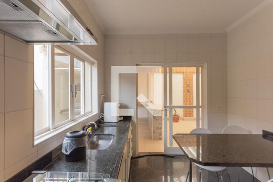 Cozinha de casa à venda com 4 quartos, 264m² em Jardim Aurélia, Campinas