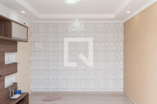 Sala de apartamento para alugar com 2 quartos, 42m² em Água Chata, Guarulhos