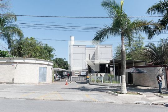 Fachada de apartamento para alugar com 2 quartos, 42m² em Água Chata, Guarulhos