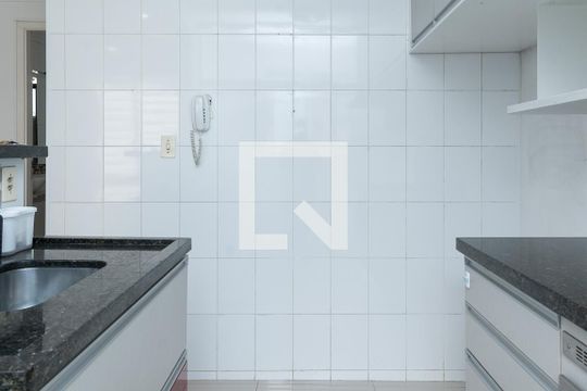 Cozinha de apartamento para alugar com 2 quartos, 42m² em Água Chata, Guarulhos
