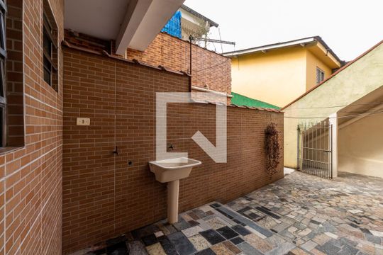 Área de Serviço de casa para alugar com 1 quarto, 60m² em Jardim Santa Cecilia, Guarulhos