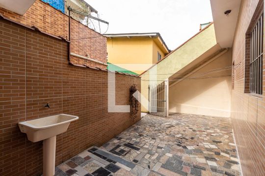 Área de Serviço de casa para alugar com 1 quarto, 60m² em Jardim Santa Cecilia, Guarulhos