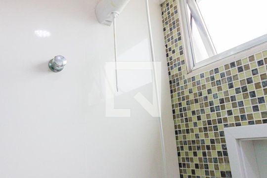 Banheiro de apartamento para alugar com 2 quartos, 55m² em Freguesia de Jacarepaguá, Rio de Janeiro