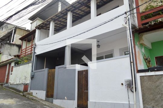 Fachada de casa de condomínio para alugar com 2 quartos, 131m² em Jacarepaguá, Rio de Janeiro
