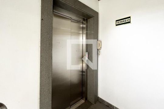 Elevador de apartamento à venda com 2 quartos, 105m² em Santana, Porto Alegre