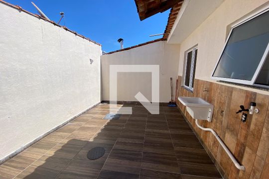 Quintal de casa de condomínio para alugar com 2 quartos, 44m² em Chácaras Arcampo, Duque de Caxias