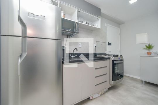 Cozinha de apartamento para alugar com 1 quarto, 25m² em Vila Buarque, São Paulo