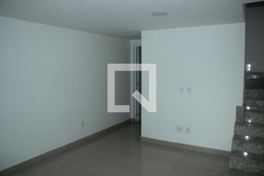 Sala de casa para alugar com 2 quartos, 80m² em Jardim Jasmim, Nova Iguaçu