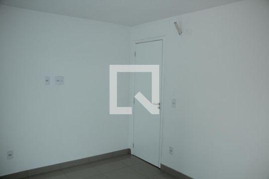 Quarto 1 de casa para alugar com 2 quartos, 80m² em Jardim Jasmim, Nova Iguaçu