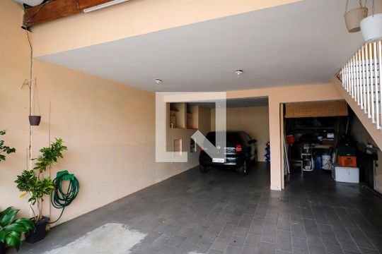 Garagem de casa à venda com 2 quartos, 481m² em Vila Palmares, São Caetano do Sul