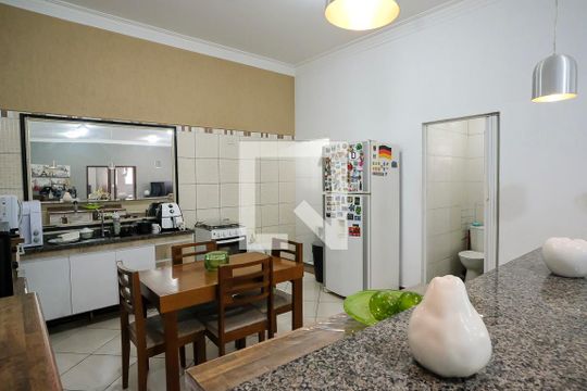 Cozinha de casa à venda com 2 quartos, 240m² em Osvaldo Cruz, São Caetano do Sul