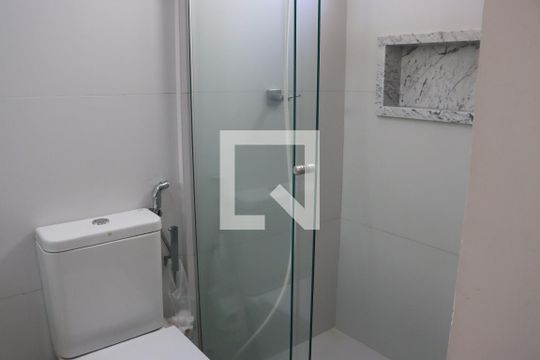 Banheiro do quarto 2 de apartamento para alugar com 2 quartos, 56m² em Bonfim, Campinas
