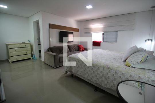 Suíte 1 de casa à venda com 2 quartos, 330m² em Cambuci, São Paulo
