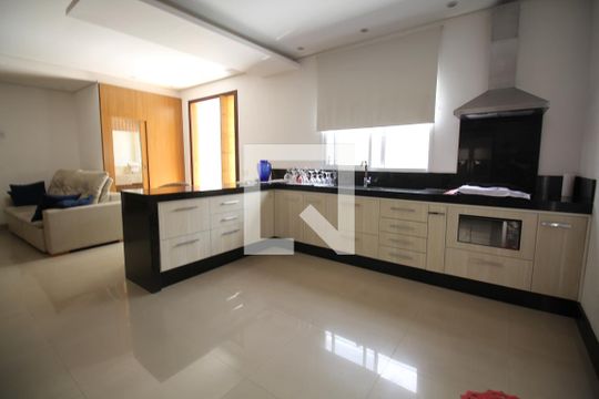 Cozinha de casa à venda com 2 quartos, 330m² em Cambuci, São Paulo