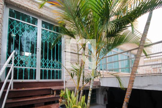 Fachada interna de casa à venda com 3 quartos, 251m² em Cursino, São Paulo