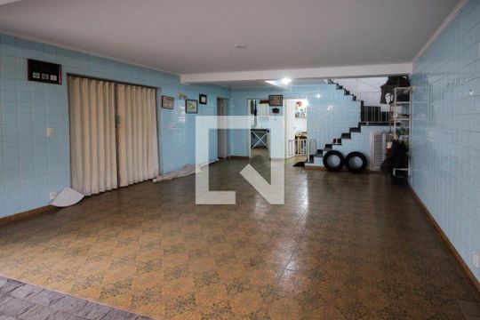 Garagem de casa à venda com 3 quartos, 251m² em Cursino, São Paulo