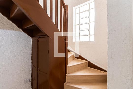 Escadas de casa para alugar com 2 quartos, 120m² em Tatuapé, São Paulo