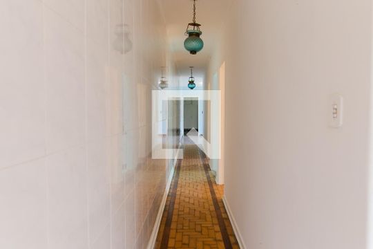 corredor de casa para alugar com 3 quartos, 206m² em Vila Camilopolis, Santo André