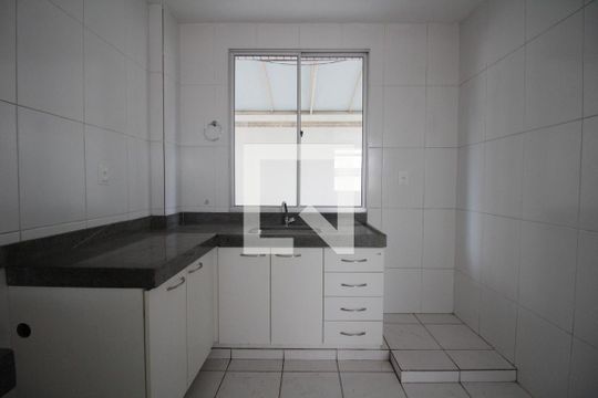 Cozinha de apartamento à venda com 3 quartos, 75m² em Dona Clara, Belo Horizonte