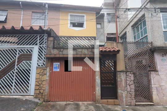 Fachada de casa à venda com 3 quartos, 150m² em Água Fria, São Paulo