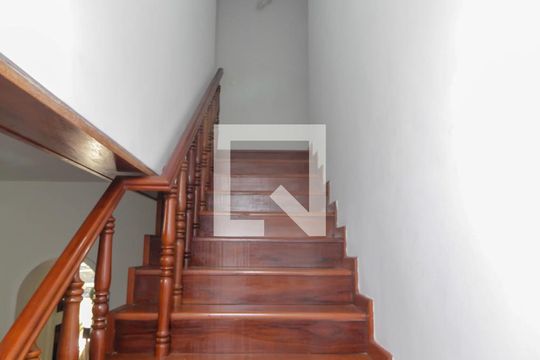 Escada de casa à venda com 4 quartos, 600m² em Catete, Rio de Janeiro